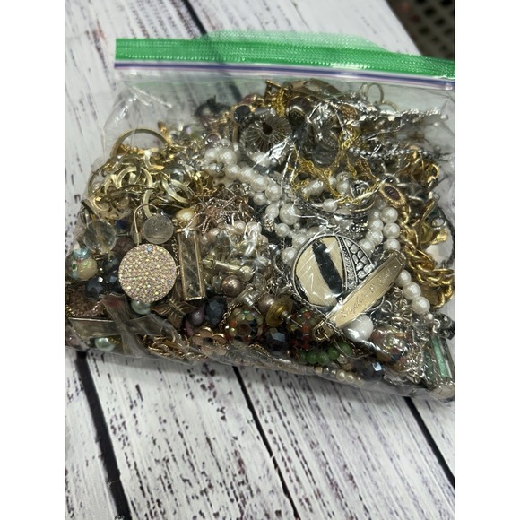 5 Pound Lb Lot Jewelry Vintage & Modern Wearable Crafting As Is - Picture 9 of 11